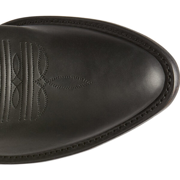 The toe shape of a Tony Lama Segar 12" Onyx Men's Western Boot.