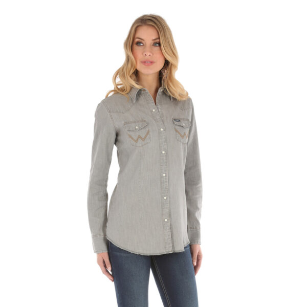 Women's Long Sleeve Western Snap W Stitching on Pocket Denim Shirt-LW3961D - Image 2