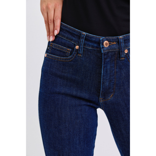 MID RISE TUMMY CONTROL CLASSIC SKINNY JEAN - Image 4