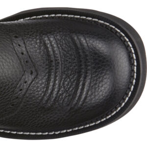 The toe shape of a Justin Gemma 8