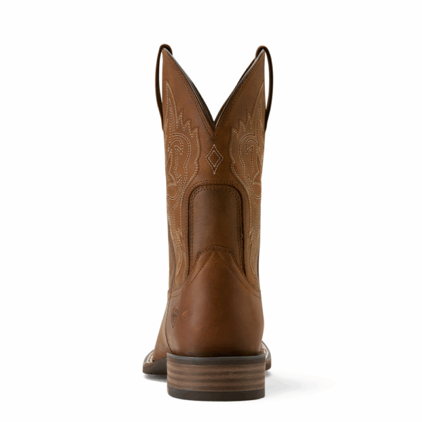 A look at the back and heel of an Ariat Men's Western Big Rig Distressed Brown Cowboy Boot.