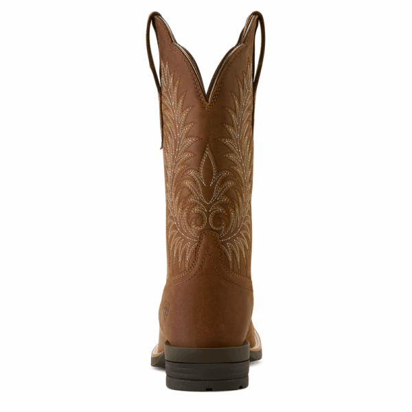 A look at the back and heel of an Ariat Women's Hybrid Ranchward W Toe Western Boot.