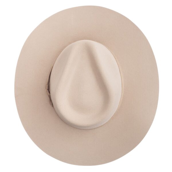 A look at the crown of a Charlie 1 Horse Women's Silver Belly Highway Fedora hat.