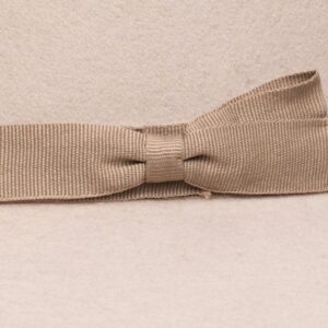 A look at the hatband of a Charlie 1 Horse Women's Silver Belly Highway Fedora.