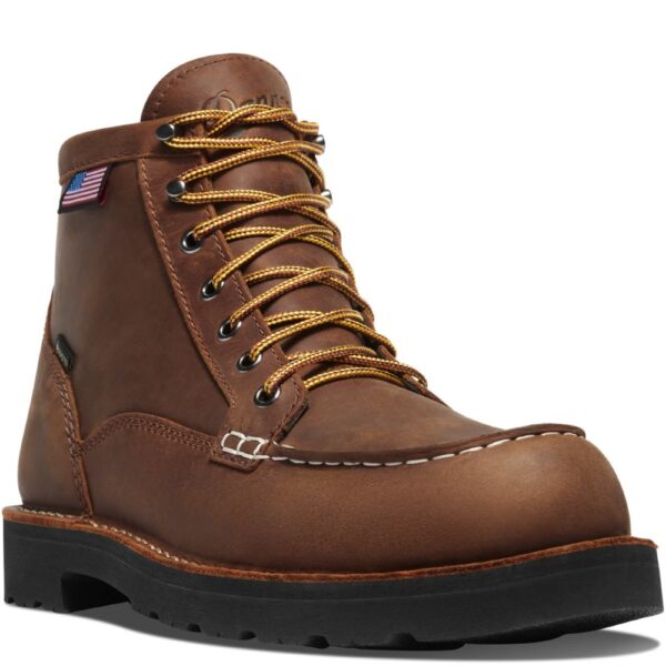 A 3/4 turned Danner Men's Bull Run GTX Waterproof 6" Work Boot.