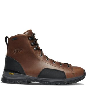 A right profile facing Danner Men's Stronghold Waterproof Composite Toe 6" Work Boot.