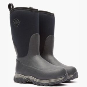 A 3/4 turned pair of Muck Kid's Rugged II Rubber Boot.