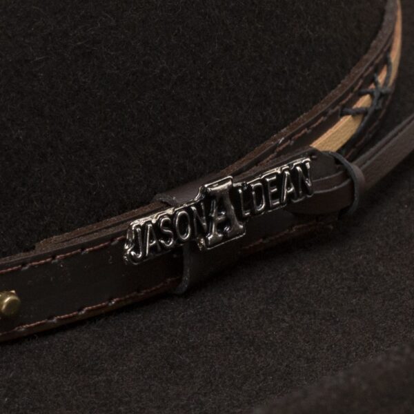 A closeup look at the hatband on a Resistol 4X Amarillo Sky Chocolate - Jason Aldean Cowboy Hat.