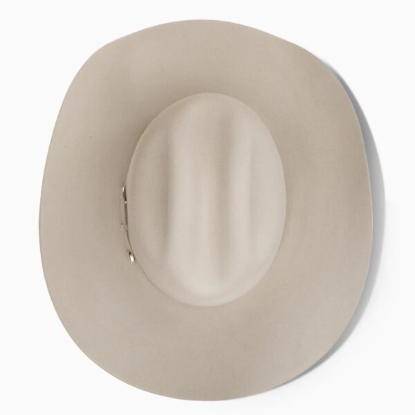 A look at the crown of a Resistol 6X Midnight Silver Belly Cowboy Hat.