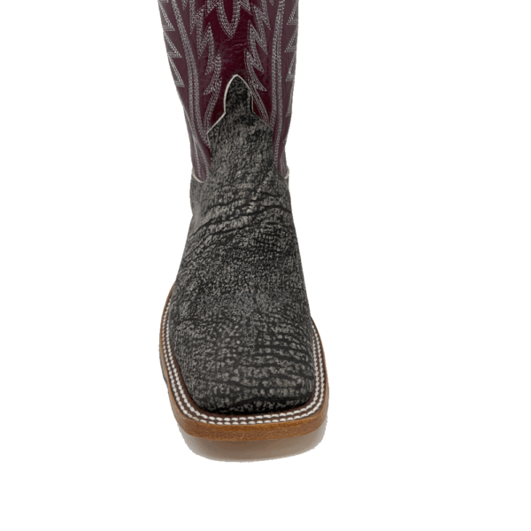 A look at the toe shape of an Anderson Bean Grey Safari Giraffe Men's Western Boot.