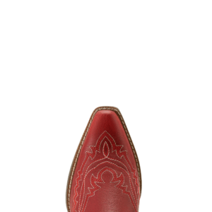 A look at the toe shape of an Ariat Casanova D-Toe Kid's Western Boot.