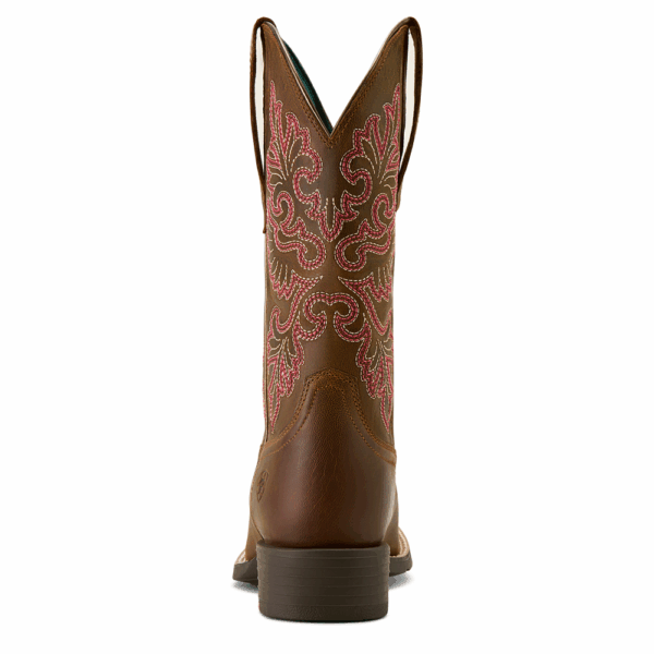 A look at the back and heel of an Ariat Round Up StretchFit Wide Square Toe Western Boot.