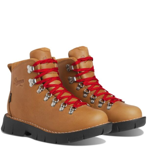 A 3/4 turned pair of Danner Women's Eastwood Cascade Waterproof Hiking Boots.