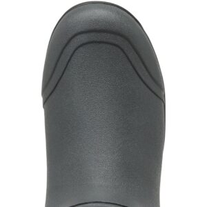 A look at the toe shape on a Lacrosse Men's Alpha Lite II Waterproof Outdoor Rubber Boot.