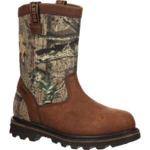 A 3/4 right turned Rocky Cornstalker Waterproof Insulated Pull-On Outdoor Boot.