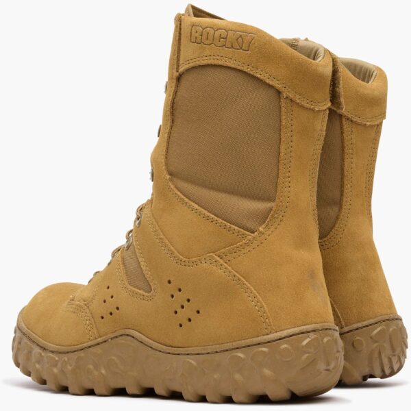 A shot of the heels of a pair of Rocky S2V Predator Composite Toe 8" Uniform Boots.