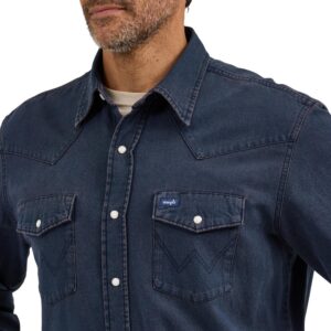 A closeup look at chest pocket on a Wrangler Vintage-Inspired Western Snap Work Shirt.