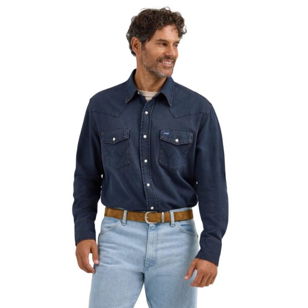 A modeled, front facing look at the Wrangler Vintage-Inspired Western Snap Work Shirt.