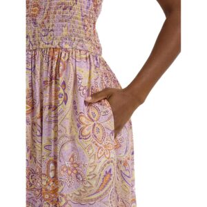 A closeup shot of the pocket on a Wrangler Women's Smocked Bodice Maxi Dress.